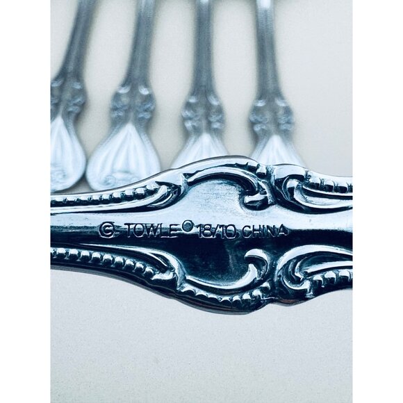 Set Of 4 Towle Old Colonial 18/10 Stainless 8" Dinner Forks Flatware - Picture 4 of 5